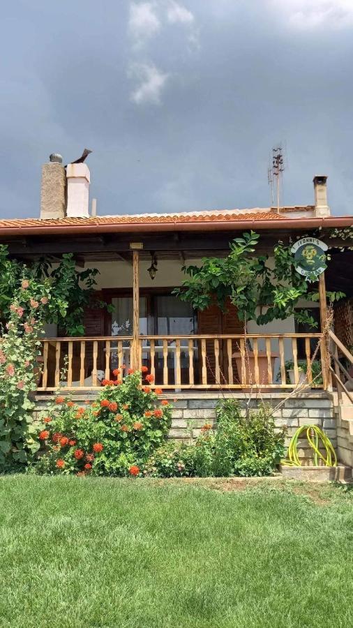Ivonnis Garden Villa Mesimvria  Exterior photo