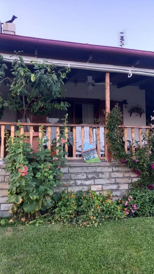 Ivonnis Garden Villa Mesimvria  Exterior photo